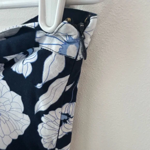 Tommy Hilfiger Navy Blue & White Floral A-Line Skirt – Size 8 - Picture 3 of 4